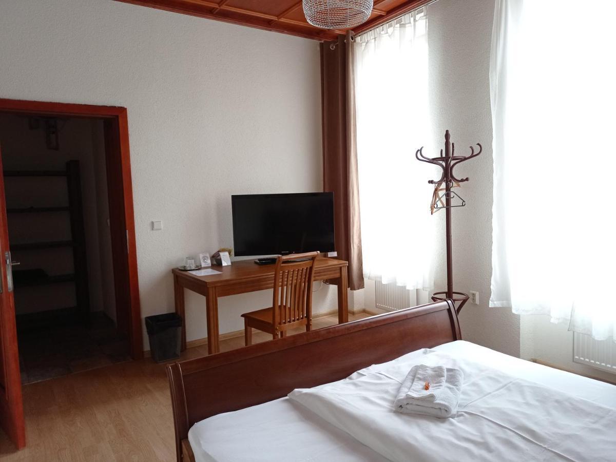 Hotel Na Kafkove Ostrava Ngoại thất bức ảnh