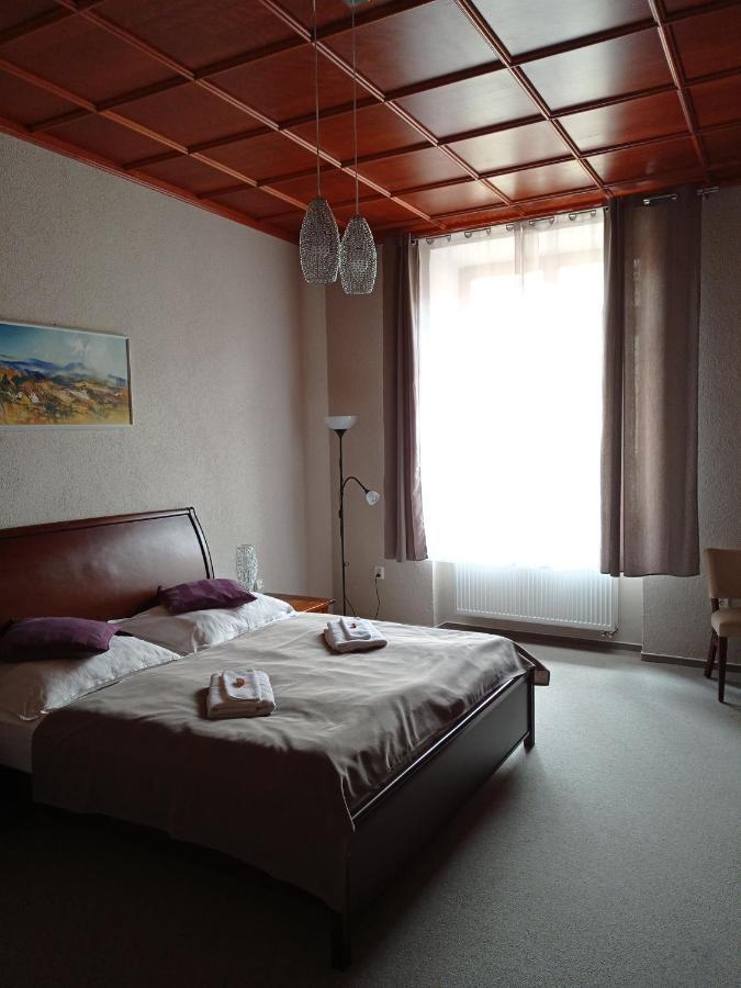 Hotel Na Kafkove Ostrava Ngoại thất bức ảnh