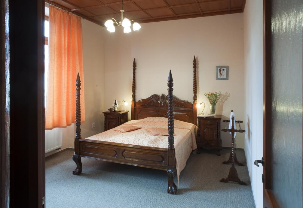 Hotel Na Kafkove Ostrava Ngoại thất bức ảnh